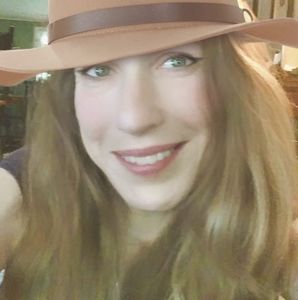 Meet your Posher, Aimee